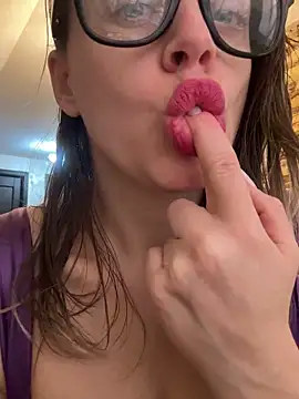 ladywithbigass online show from 18, 2, 2025