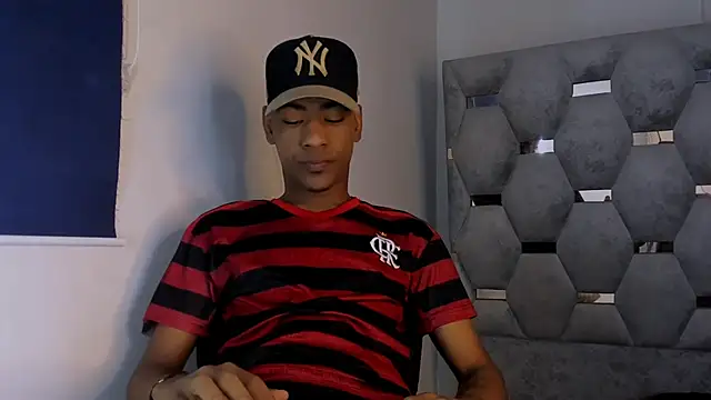 tiago xxx  online show from 20, 10, 2025