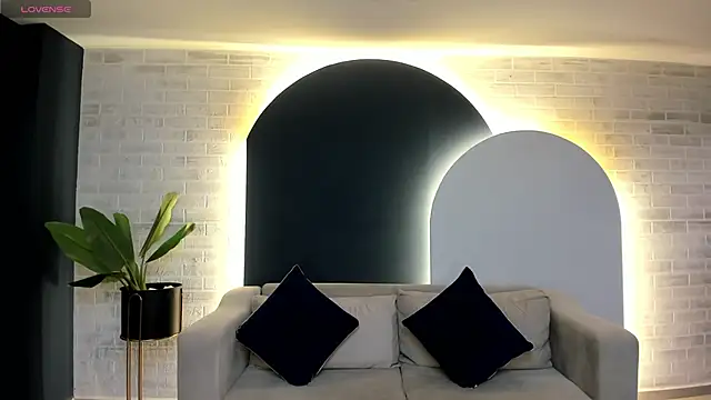 LeahNovac online show from 2, 10, 2025