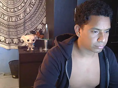 Snapshot of latinboybigdick chatting on 8, 9, 2025 latinboybigdick online show from 8, 9, 2025