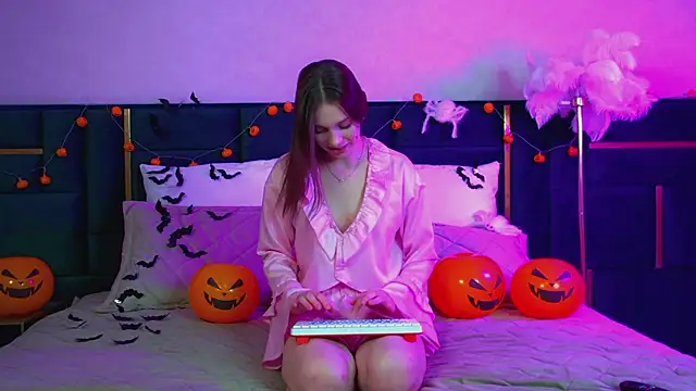 Snapshot of VeronicaVances chatting on 22, 10, 2025 VeronicaVances online show from 22, 10, 2025