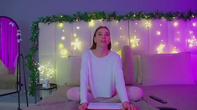 Snapshot of VeronicaVances chatting on 2, 12, 2025 VeronicaVances online show from 2, 12, 2025