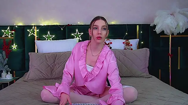 Snapshot of VeronicaVances chatting on 3, 12, 2025 VeronicaVances online show from 3, 12, 2025