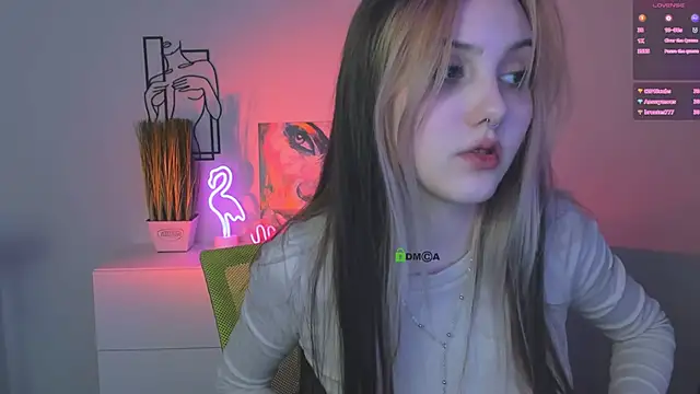 Snapshot of luna_tin chatting on 23, 10, 2025 luna tin online show from 23, 10, 2025