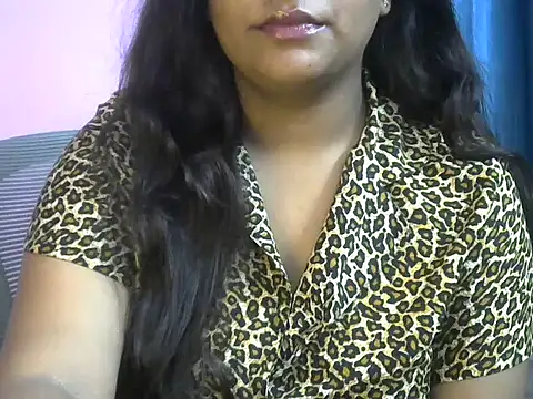 Snapshot of Queenxxx98 chatting on 2, 5, 2026 Queenxxx98 online show from 2, 5, 2026