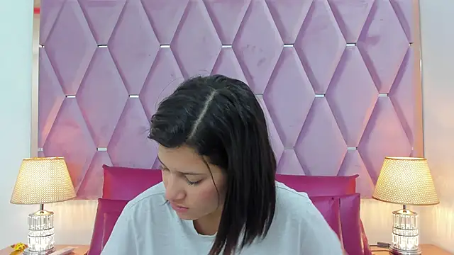 MaskedGirl  online show from 5, 12, 2025