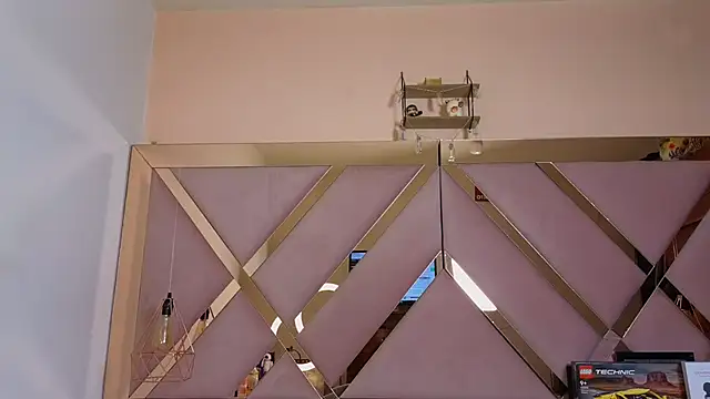 Sophia moo  online show from 21, 10, 2025