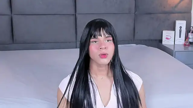 Slenna Moon online show from 6, 11, 2025