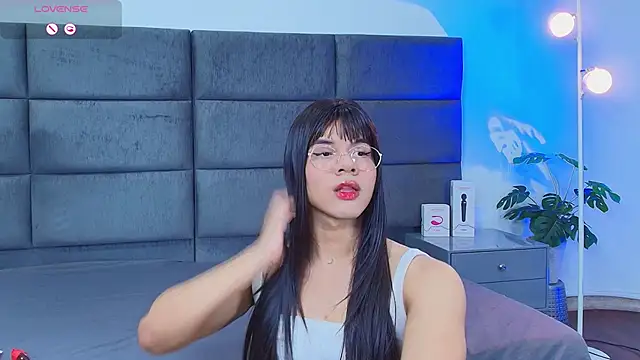 Slenna Moon online show from 9, 3, 2026