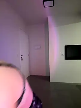 Snapshot of dinexzsummer chatting on 26, 10, 2025 dinexzsummer online show from 26, 10, 2025