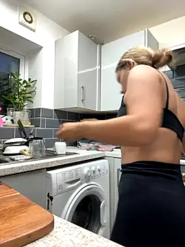 KayleeBella online show from 18, 9, 2025