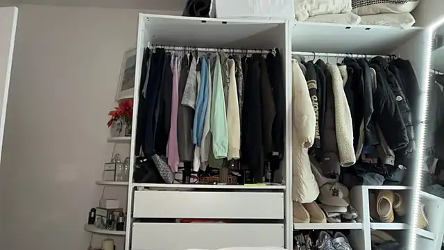 KayleeBella online show from 27, 4, 2026