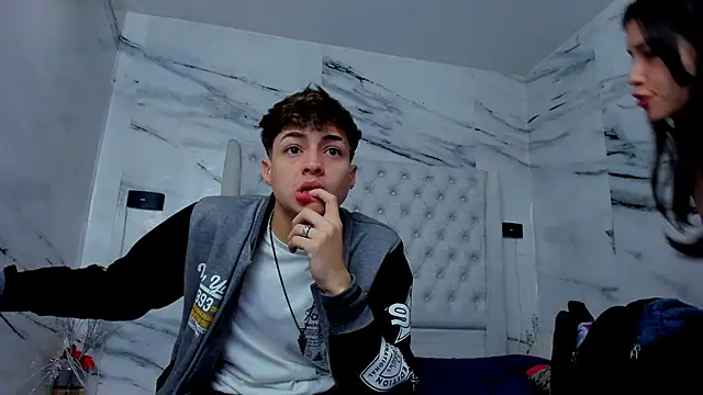 Ari and Storm online show from 21, 12, 2025