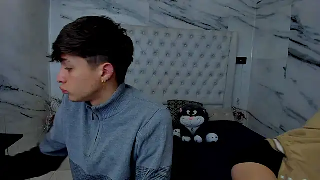 Ari and Storm online show from 2, 2, 2026