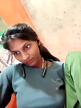 Snapshot of Jyoti_thakurr chatting on 8, 10, 2025 Jyoti thakurr online show from 8, 10, 2025