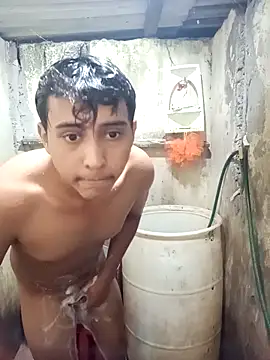 Snapshot of lalop221 chatting on 20, 10, 2025 lalop221 online show from 20, 10, 2025