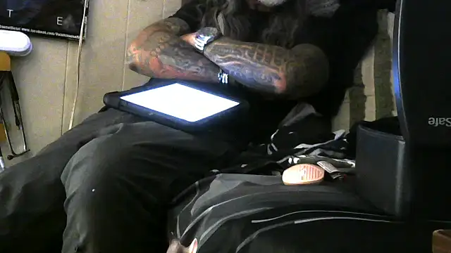 crassanova online show from 22, 4, 2026