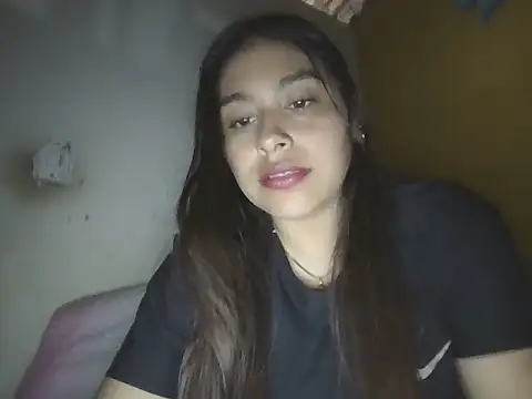 Snapshot of zairabreze chatting on 9, 5, 2026 zairabreze online show from 9, 5, 2026