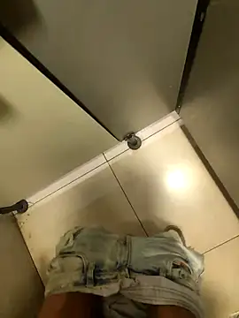 Snapshot of biswasb900 chatting on 1, 10, 2025 biswasb900 online show from 1, 10, 2025