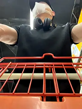 Snapshot of anhkiet_huang chatting on 1, 12, 2025 anhkiet huang online show from 1, 12, 2025