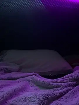 Snapshot of Leaa2000 chatting on 11, 10, 2025 Leaa2000 online show from 11, 10, 2025