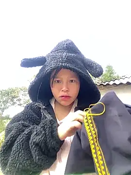 Snapshot of O_o_UwU_o_O chatting on 16, 11, 2025 O o UwU o O online show from 16, 11, 2025