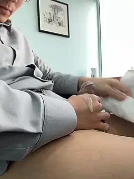 miniyellower online show from 10, 2, 2026