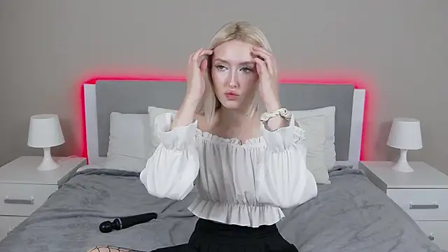 Snapshot of MarianeSun chatting on 29, 9, 2025 MarianeSun online show from 29, 9, 2025