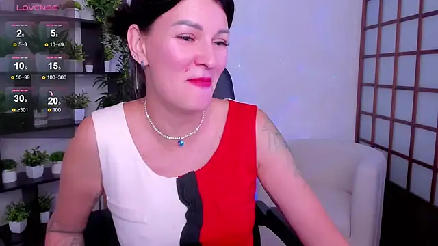 O1d Lady online show from 26, 9, 2025