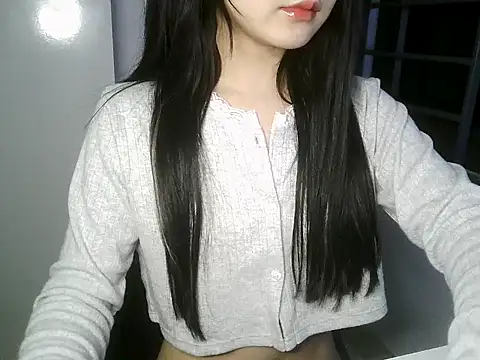 Snapshot of Annabelle-e chatting on 4, 11, 2025 Annabelle-e online show from 4, 11, 2025