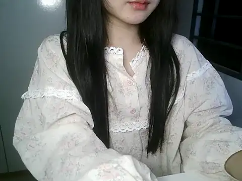 Snapshot of Annabelle-e chatting on 17, 12, 2025 Annabelle-e online show from 17, 12, 2025