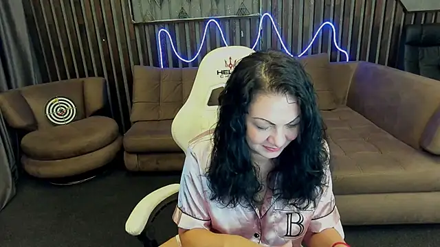 IrisMoonn online show from 24, 9, 2025