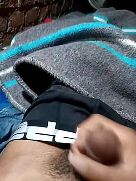 Snapshot of EMERKITHO_20_R chatting on 3, 10, 2025 EMERKITHO 20 R online show from 3, 10, 2025