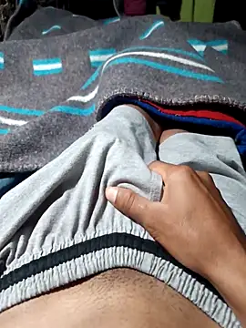 Snapshot of EMERKITHO_20_R chatting on 5, 11, 2025 EMERKITHO 20 R online show from 5, 11, 2025