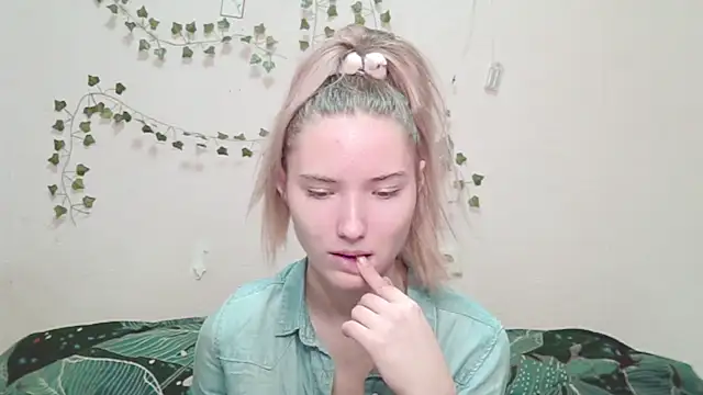  kikiclark   online show from 5, 12, 2025