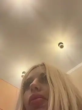 Steffi Snowbunny online show from 25, 6, 2026