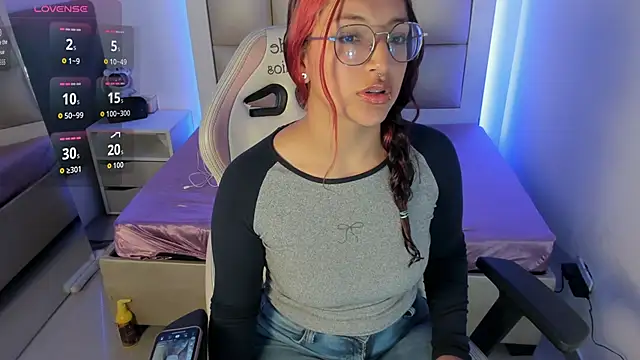 Snapshot of Valkiria_js chatting on 12, 11, 2025 Valkiria js online show from 12, 11, 2025