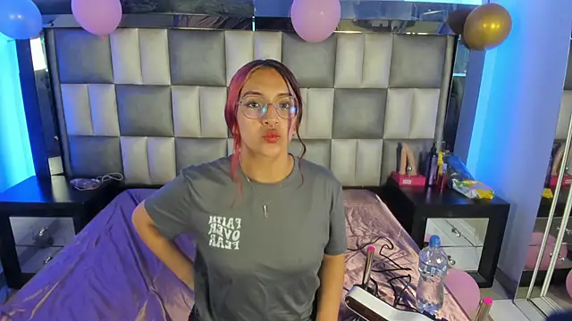 Snapshot of Valkiria_js chatting on 21, 11, 2025 Valkiria js online show from 21, 11, 2025