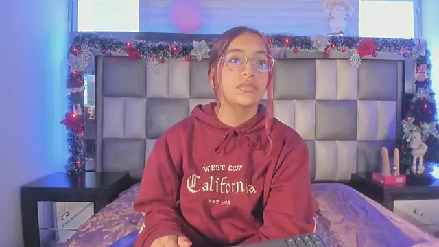 Snapshot of Valkiria_js chatting on 4, 12, 2025 Valkiria js online show from 4, 12, 2025