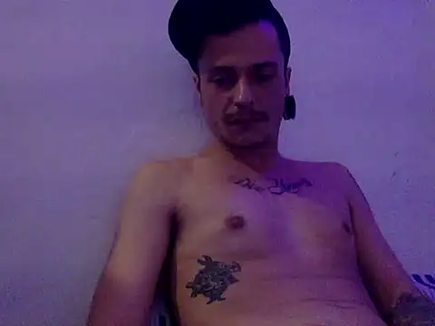 Snapshot of chrisalmeid_ chatting on 16, 9, 2025 chrisalmeid  online show from 16, 9, 2025