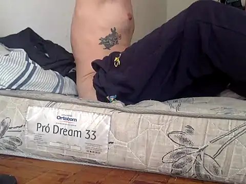 Snapshot of chrisalmeid_ chatting on 17, 9, 2025 chrisalmeid  online show from 17, 9, 2025