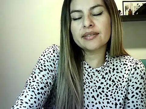 Valery  Rouse  online show from 30, 7, 2026