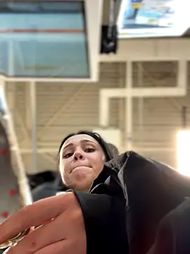 Snapshot of VendiMur chatting on 7, 10, 2025 VendiMur online show from 7, 10, 2025