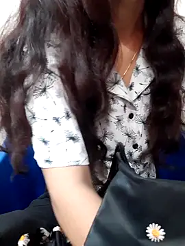 Snapshot of siya_rani67 chatting on 5, 10, 2025 siya rani67 online show from 5, 10, 2025