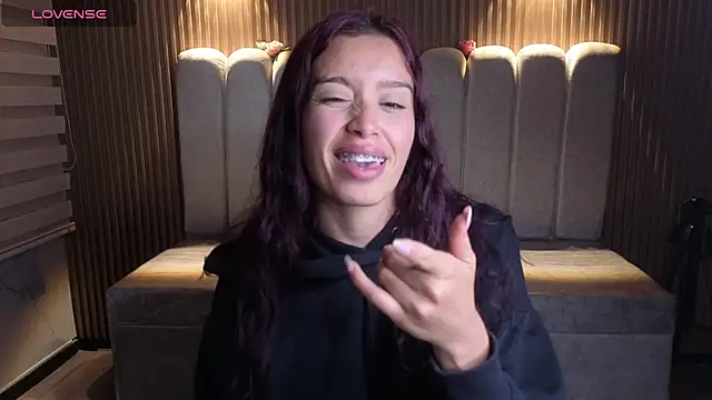 Snapshot of _Mia_Evans_1 chatting on 6, 7, 2026 Mia Evans 1 online show from 6, 7, 2026
