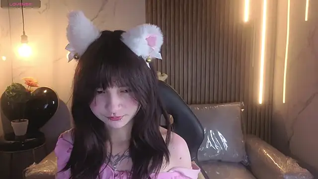  Charlotte Collins  online show from 20, 3, 2026