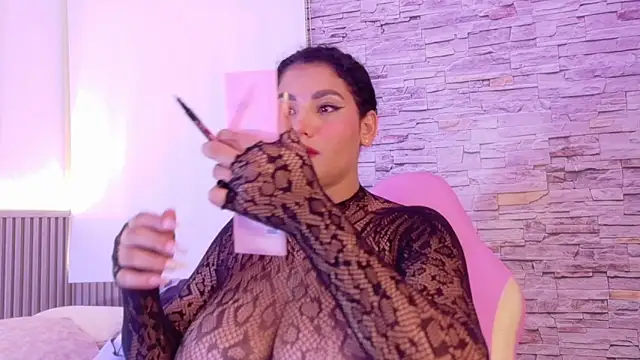 Snapshot of liz_monserrat_1 chatting on 12, 5, 2026 liz monserrat 1 online show from 12, 5, 2026