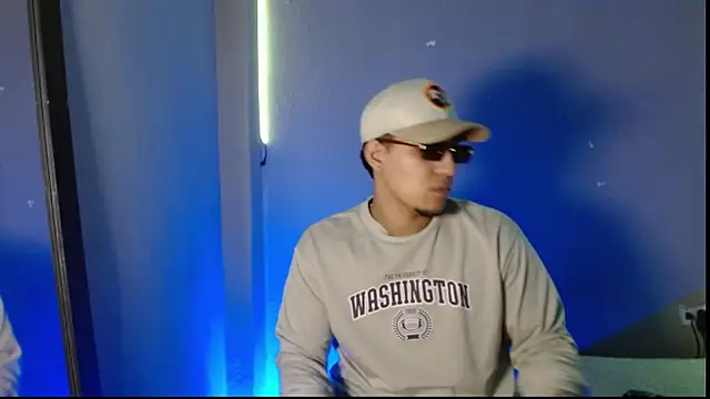 Snapshot of massimo_vidal_ chatting on 5, 12, 2025 massimo vidal online show from 5, 12, 2025