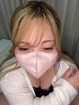 Chua-chan online show from 4, 10, 2025