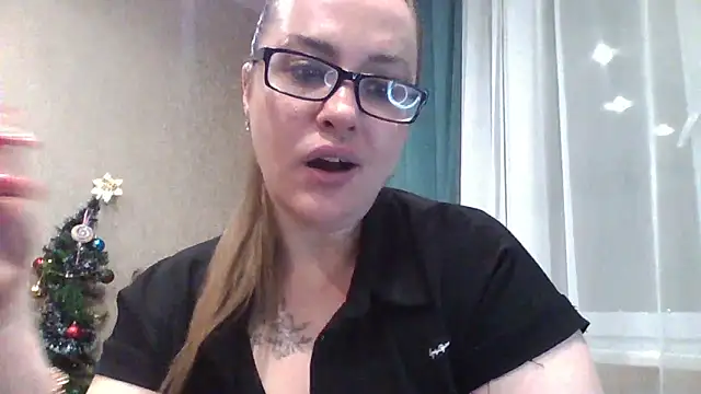 Snapshot of karina160000 chatting on 18, 12, 2025 karina160000 online show from 18, 12, 2025